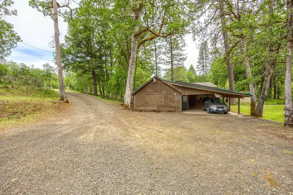 Exterior - 1250 Netherlands Rd, Trail, OR 97541 photo 11 of 19
