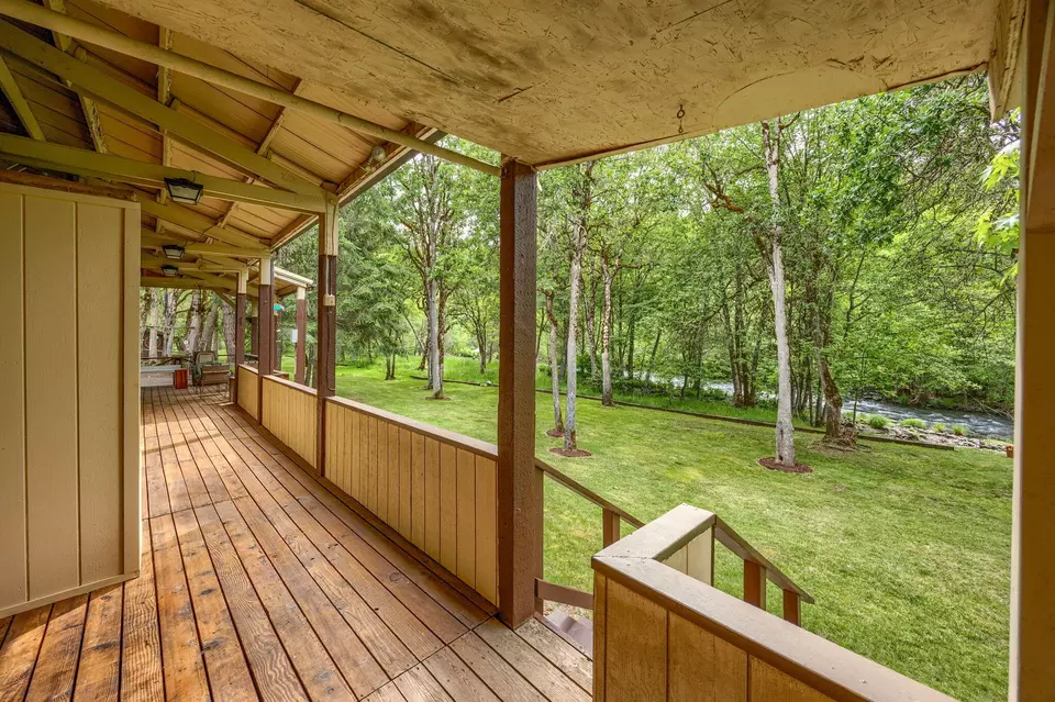 Exterior - 1250 Netherlands Rd, Trail, OR 97541 photo 7 of 19