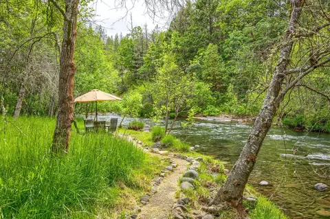 1250 Netherlands Rd, Trail, OR 97541 photo 7