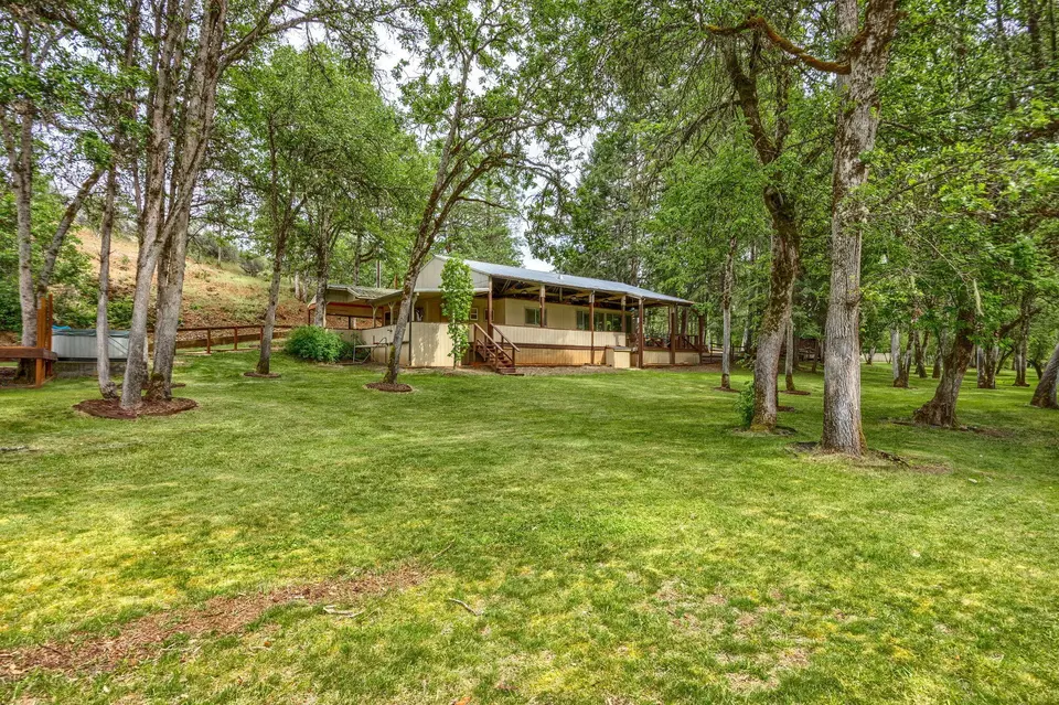 Exterior - 1250 Netherlands Rd, Trail, OR 97541 photo 4 of 19
