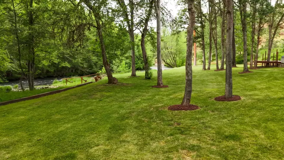 Exterior - 1250 Netherlands Rd, Trail, OR 97541 photo 16 of 19
