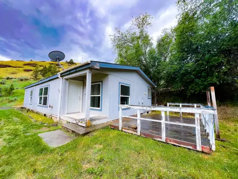 798 E Main St, John Day, OR 97845 photo 1