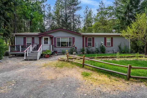320 Fields Rd, Williams, OR 97544