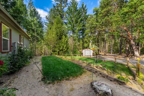 320 Fields Rd, Williams, OR 97544 photo 32