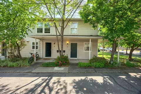 132 Van Ness Ave, Ashland, OR 97520