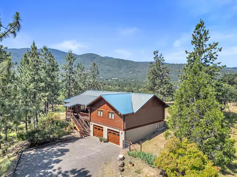 11597 Corp Ranch Rd, Ashland, OR 97520