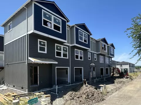 7859 Houston Loop, White City, OR 97503
