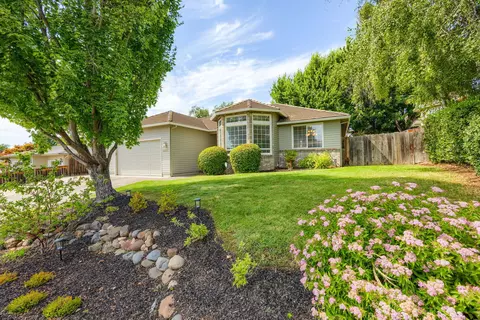 2901 Fredrick Dr, Medford, OR 97504
