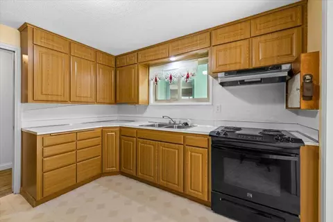 1652 Johnson St, Medford, OR 97504