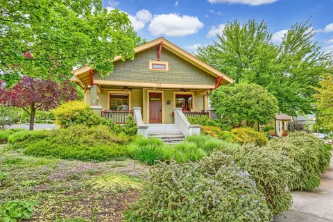 145 Sherman St, Ashland, OR 97520