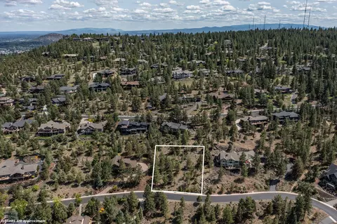 View/Area - 3341 NW Panorama Dr, Bend, OR 97703 photo 19 of 26