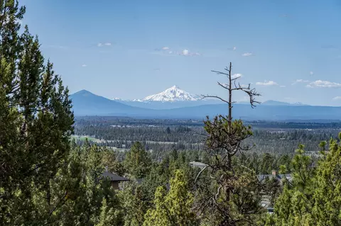 View/Area - 3341 NW Panorama Dr, Bend, OR 97703 photo 7 of 26
