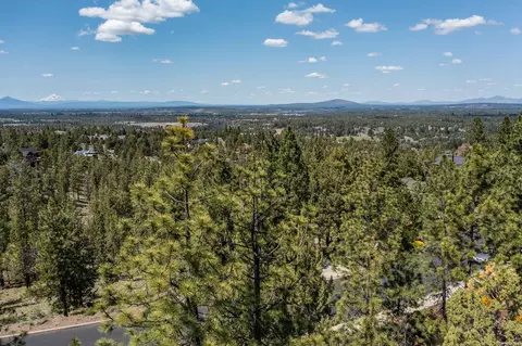View/Area - 3341 NW Panorama Dr, Bend, OR 97703 photo 10 of 26