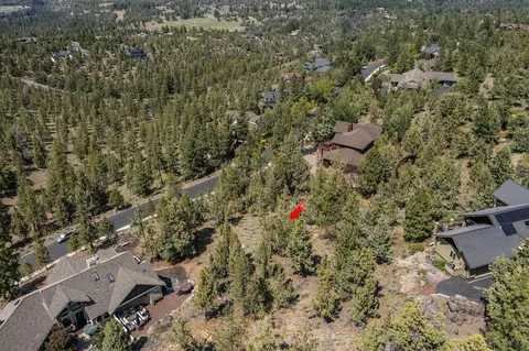 View/Area - 3341 NW Panorama Dr, Bend, OR 97703 photo 21 of 26