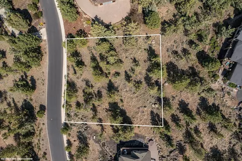 View/Area - 3341 NW Panorama Dr, Bend, OR 97703 photo 4 of 26