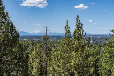 View/Area - 3341 NW Panorama Dr, Bend, OR 97703 photo 15 of 26