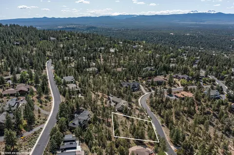 View/Area - 3341 NW Panorama Dr, Bend, OR 97703 photo 2 of 26