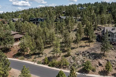 View/Area - 3341 NW Panorama Dr, Bend, OR 97703 photo 24 of 26
