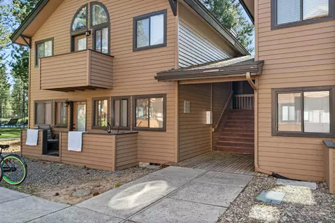 56856 Enterprise Dr # D3, Sunriver, OR 97707