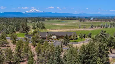 7215 NE 33rd St, Redmond, OR 97756