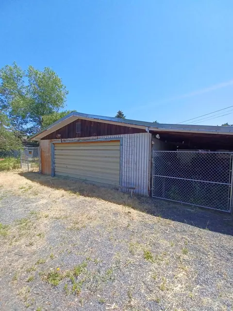 1724 Crest St, Klamath Falls, OR 97603