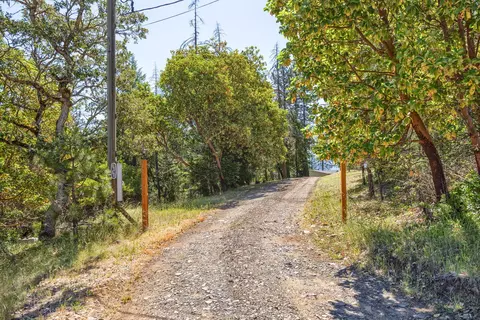 8080 E Antelope Rd, Eagle Point, OR 97524 photo 23