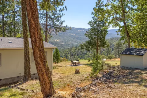 8080 E Antelope Rd, Eagle Point, OR 97524 photo 24