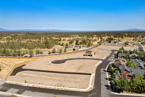 2133 SW 43rd St #LOT 14, Redmond, OR 97756