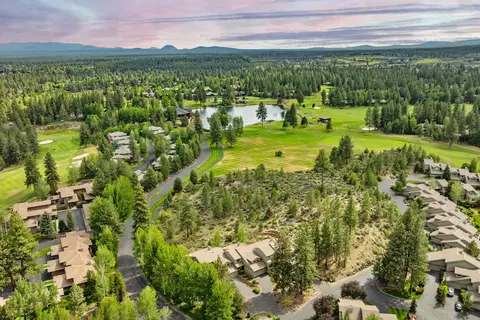 View/Area - 19651 Painted Ridge Loop, Bend, OR 97702 photo 4 of 7