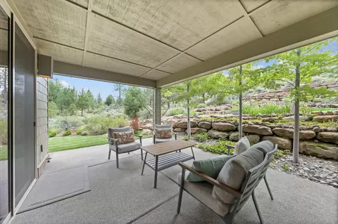 Exterior - 19651 Painted Ridge Loop, Bend, OR 97702 photo 4 of 11
