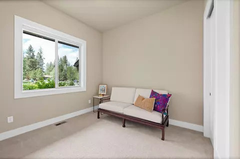 Bedroom - 19651 Painted Ridge Loop, Bend, OR 97702 photo 3 of 4