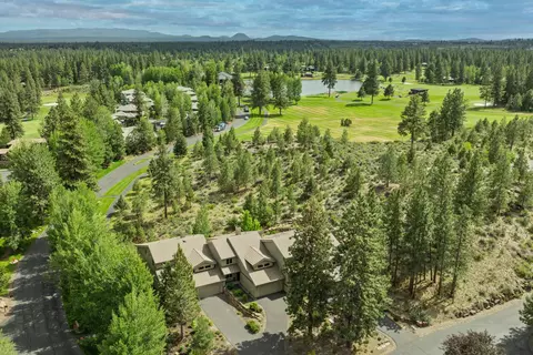 View/Area - 19651 Painted Ridge Loop, Bend, OR 97702 photo 2 of 7