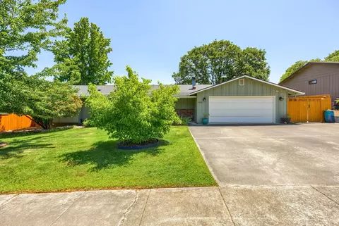 1143 Mira Mar Ave, Medford, OR 97504