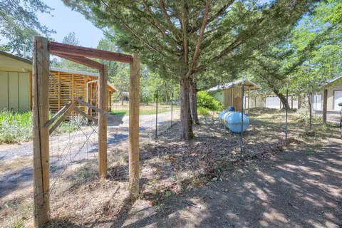 Exterior - 532 Sheraton Dr, Williams, OR 97544 photo 14 of 29