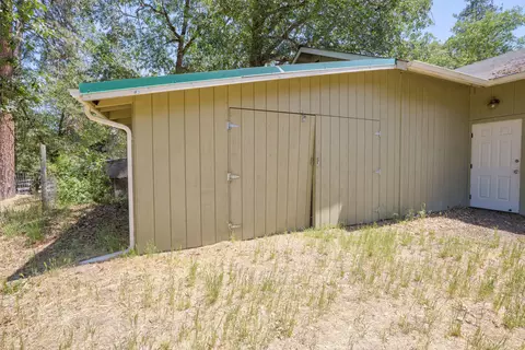 Exterior - 532 Sheraton Dr, Williams, OR 97544 photo 12 of 29