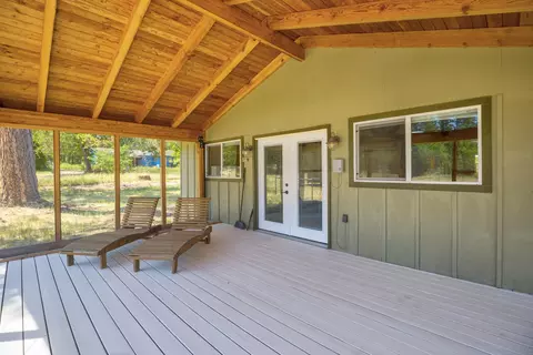 532 Sheraton Dr, Williams, OR 97544
