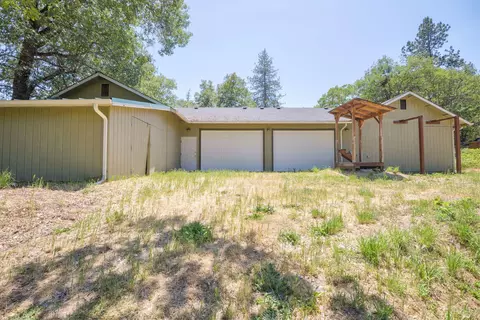 Exterior - 532 Sheraton Dr, Williams, OR 97544 photo 11 of 29