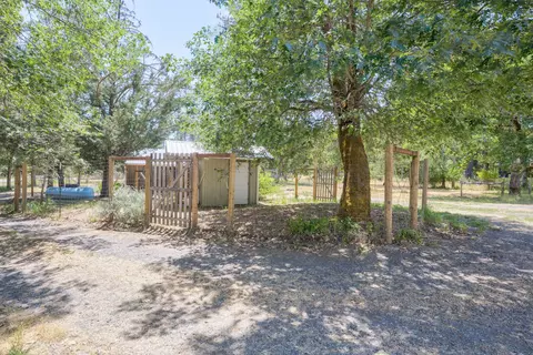 Exterior - 532 Sheraton Dr, Williams, OR 97544 photo 15 of 29