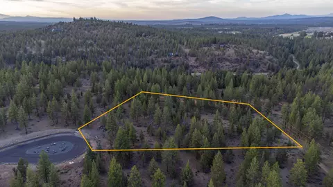 62987 Levins Ln, Bend, OR 97703
