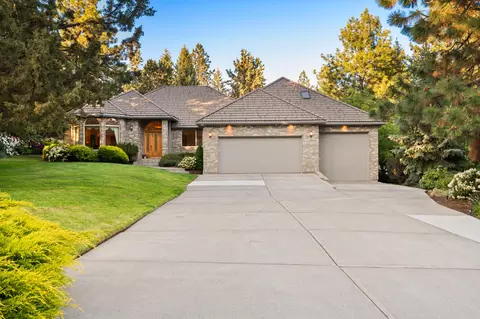 1184 NW Farewell Dr, Bend, OR 97703