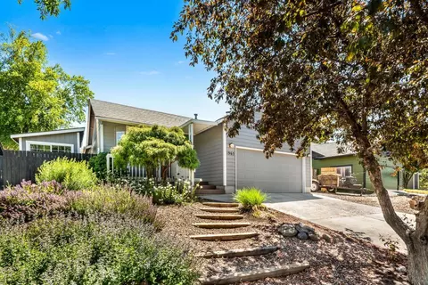 1965 NE Cobble Creek Ave, Bend, OR 97701