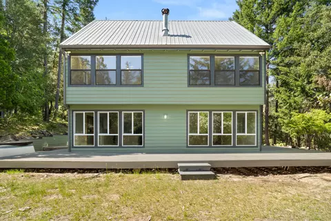 2602 Winona Rd, Grants Pass, OR 97526