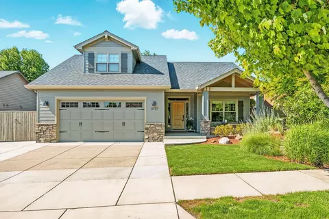 3737 Windgate St, Medford, OR 97504