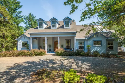 565 Jewett Creek Rd, Grants Pass, OR 97527