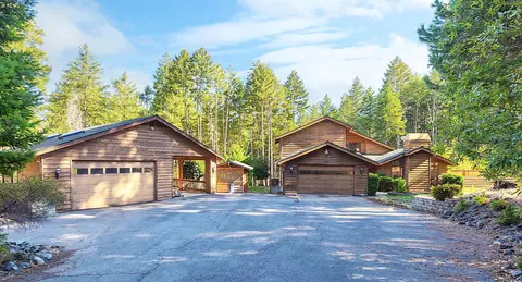 445 Bonnie Ln, Grants Pass, OR 97527