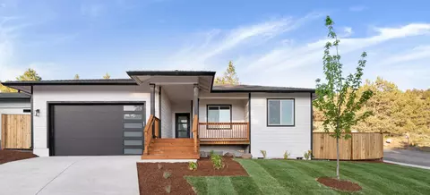 1199 Orange Blossom Dr, Klamath Falls, OR 97601