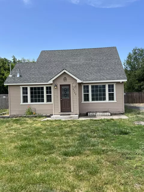 4702 Summers Ln, Klamath Falls, OR 97603