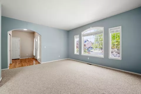 Living - 2149 SE Harley Ln, Bend, OR 97702 photo 8 of 11