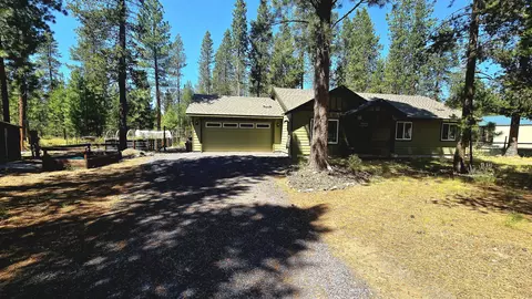 1939 Checkerien Ln, La Pine, OR 97739