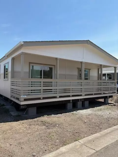 4601 S Pacific Hwy #6, Phoenix, OR 97535